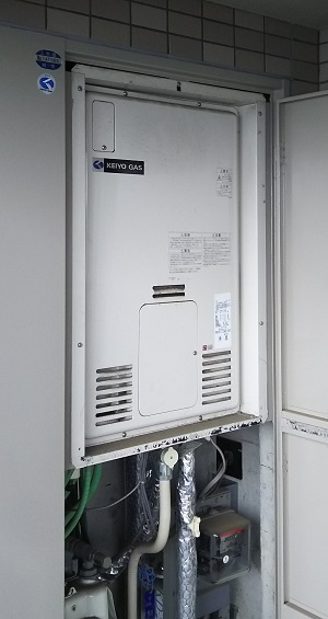 千葉県柏市Ｋ様、交換工事前のリンナイ　ガス給湯暖房用熱源機、RUFH-2405AU2-5